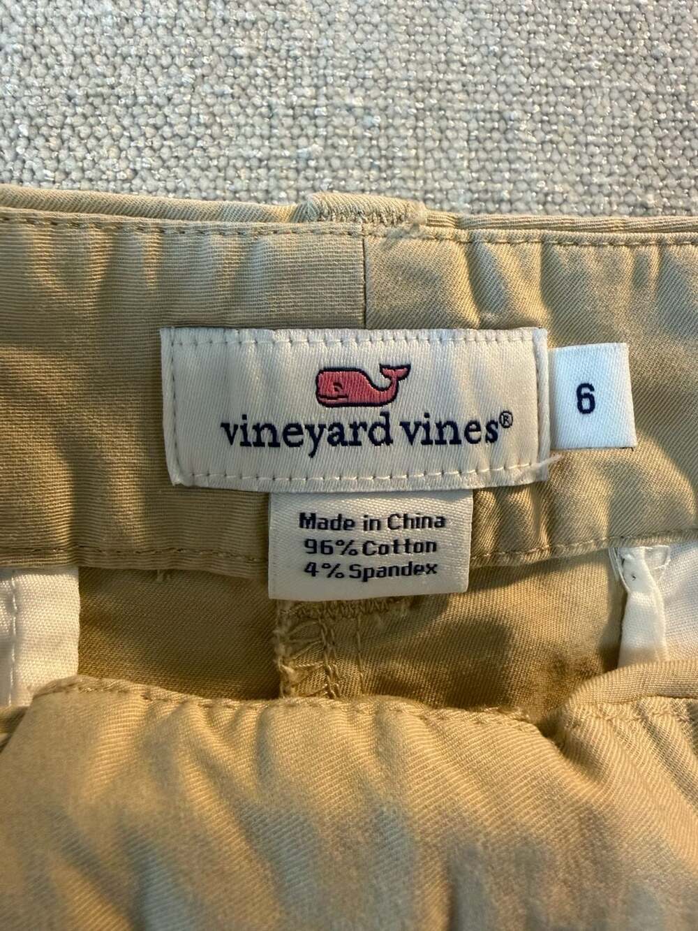 Vineyard Vines Khaki Whale Embroidered Shorts Size 6 - Picture 3 of 6